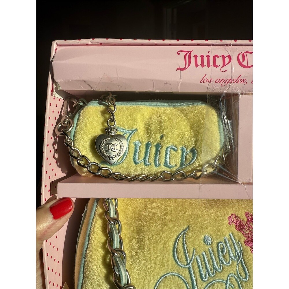Juicy Couture Barrel Bag Set Womens Small Yellow Pear Crossbody + Pouch - Picture 3 of 6
